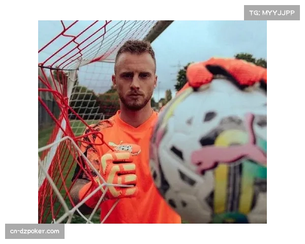 勒沃库森门将弗莱肯高接低挡，客战莱比锡实现零封